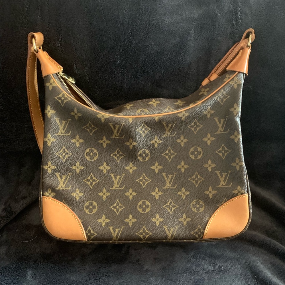 LOUIS VUITTON Boulogne Shoulder Bag Monogram Leather